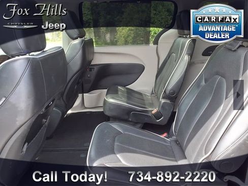 Used 2023 Chrysler Pacifica Limited FWD image 13
