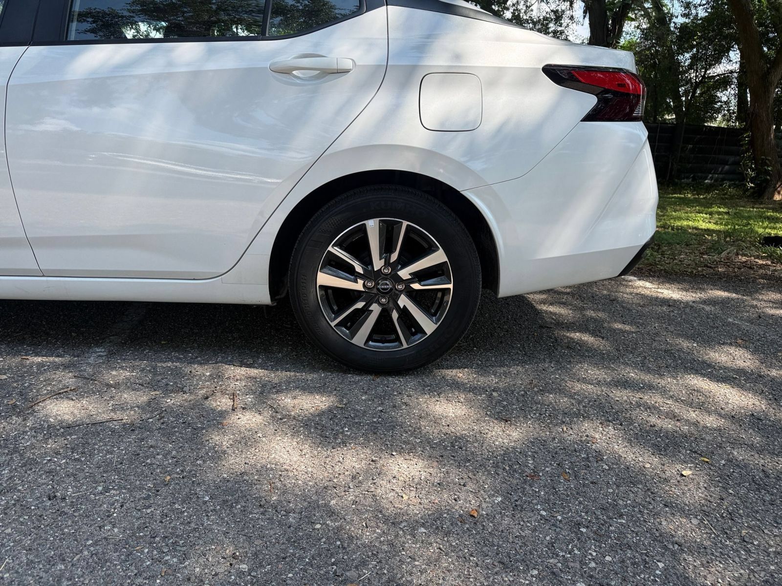 Used 2025 Nissan Versa SV FWD image 9