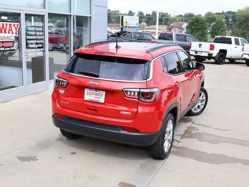 Used 2024 Jeep Compass Latitude w/ Sun and Sound Group AWD/4WD image 41
