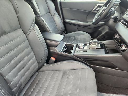 Used 2022 Mitsubishi Outlander SE image 10