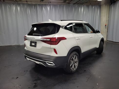 Used 2023 Kia Seltos EX AWD/4WD image 8