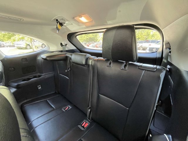 Used 2021 Toyota Highlander XLE AWD/4WD image 17