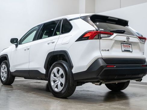 Used 2024 Toyota RAV4 LE image 7