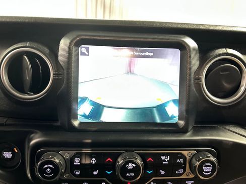 Used 2020 Jeep Gladiator Overland w/ Popular Equipment Package image 18