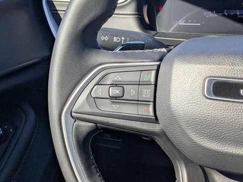 Used 2025 Jeep Grand Cherokee Laredo X RWD image 23