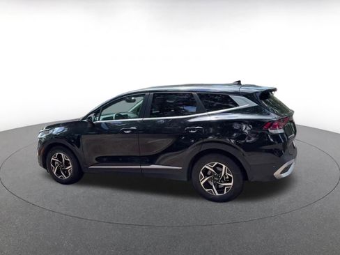 Used 2025 Kia Sportage LX FWD image 10