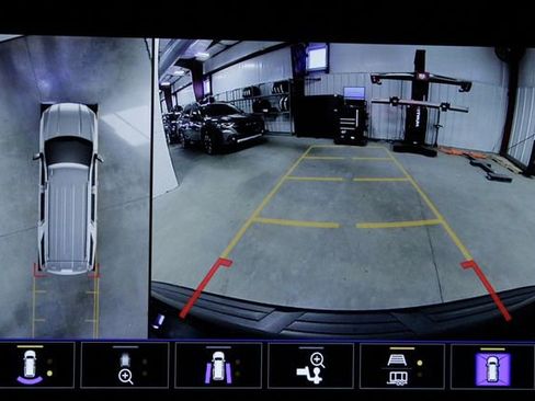 Used 2023 GMC Yukon Denali image 40