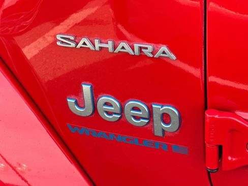 Used 2023 Jeep Wrangler Unlimited Sahara w/ Cold Weather Group image 27