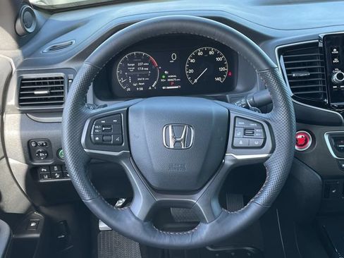 Used 2025 Honda Ridgeline TrailSport image 12