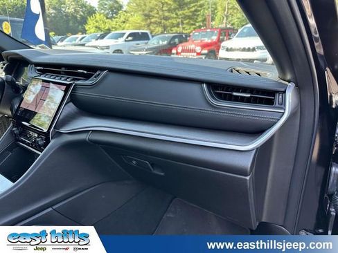 Certified 2025 Jeep Grand Cherokee Limited w/ MOPAR Finishing Package AWD/4WD image 24