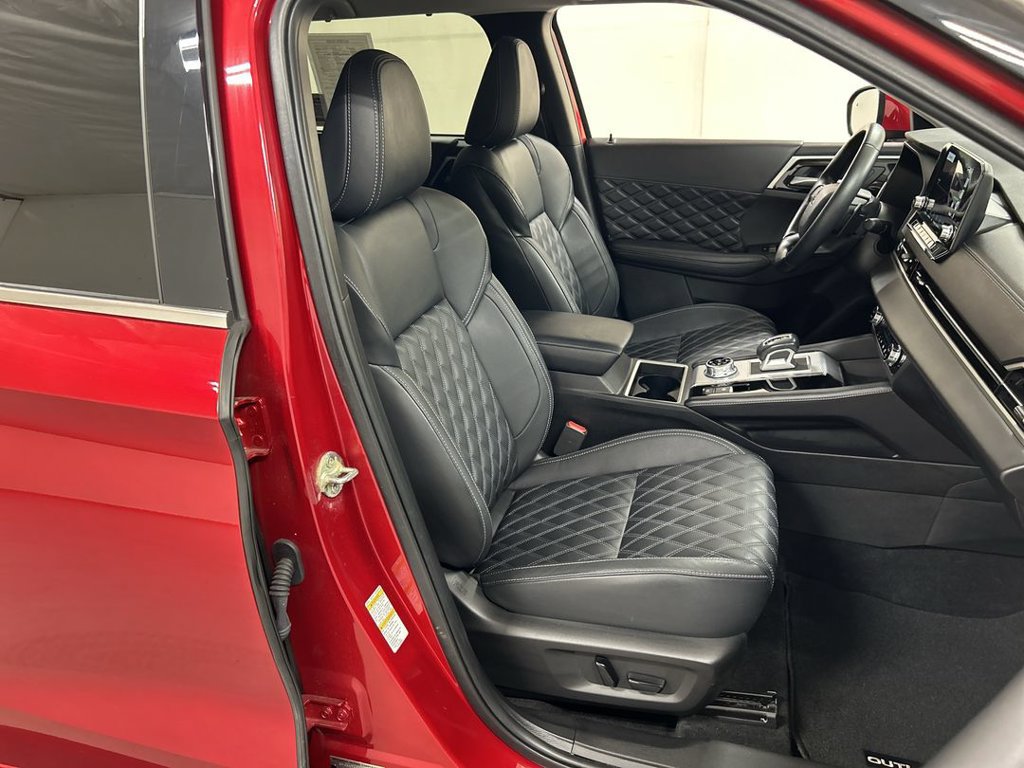 Used 2024 Mitsubishi Outlander SEL AWD/4WD image 24