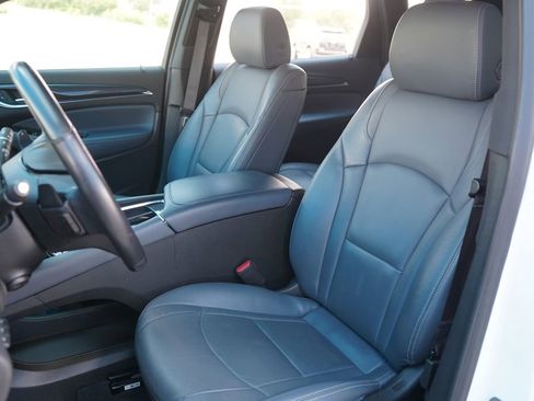 Used 2024 Buick Enclave Premium FWD image 17
