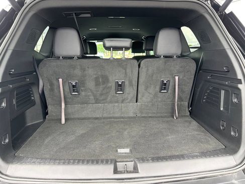 Used 2025 GMC Acadia AT4 w/ LPO, Floor Liner Package AWD/4WD image 32