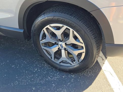 Certified 2023 Subaru Forester Premium AWD/4WD image 17