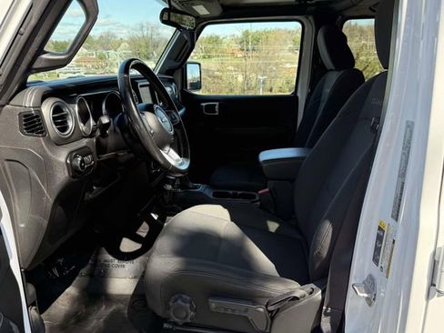 Used 2021 Jeep Wrangler Unlimited Sahara w/ Cold Weather Group image 10