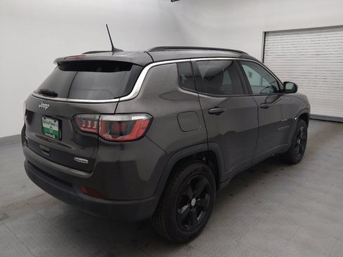 Used 2018 Jeep Compass Latitude w/ Popular Equipment Group AWD/4WD image 9