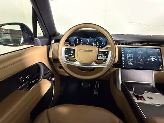 Used 2025 Land Rover Range Rover SE AWD/4WD image 16