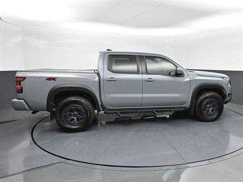 Used 2025 Nissan Frontier PRO-4X image 29