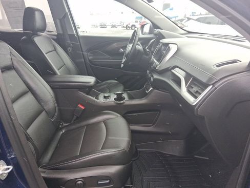 Used 2023 GMC Terrain SLT image 16