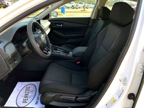 Used 2025 Honda Accord LX image 10