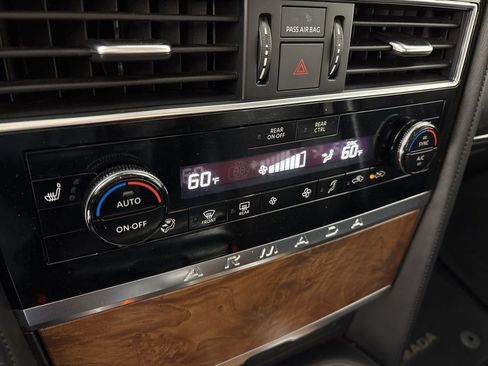 Used 2024 Nissan Armada SL image 34