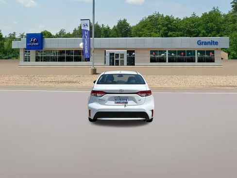 Used 2022 Toyota Corolla LE FWD image 9