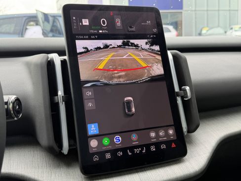 Certified 2025 Volvo EX30 Plus w/ Climate Package image 18