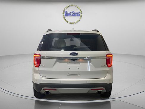 Used 2016 Ford Explorer XLT AWD/4WD image 4