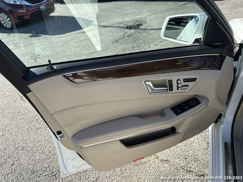 Used 2014 Mercedes-Benz E 350 4MATIC Sedan image 15