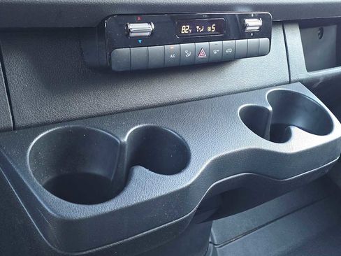 Used 2025 Mercedes-Benz Sprinter 2500 image 32