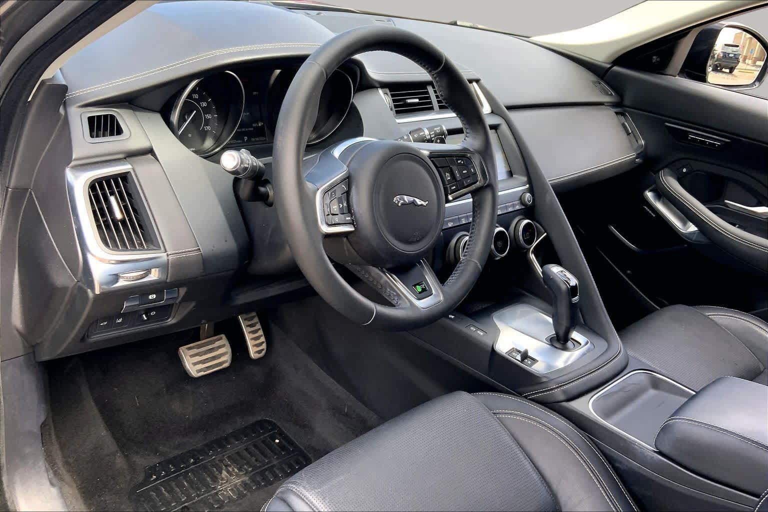 Used 2018 Jaguar E-PACE R-Dynamic SE AWD/4WD image 17
