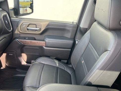 Used 2022 GMC Sierra 3500 Denali image 11