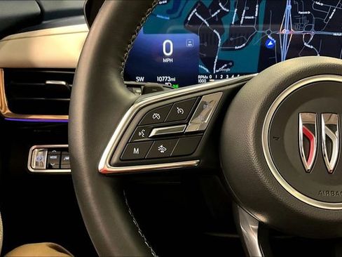 Used 2024 Buick Envision Avenir AWD/4WD image 27