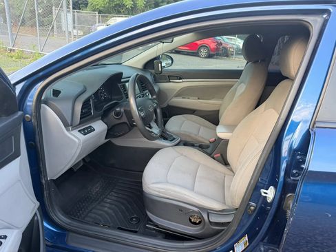 Used 2020 Hyundai Elantra SEL FWD image 25