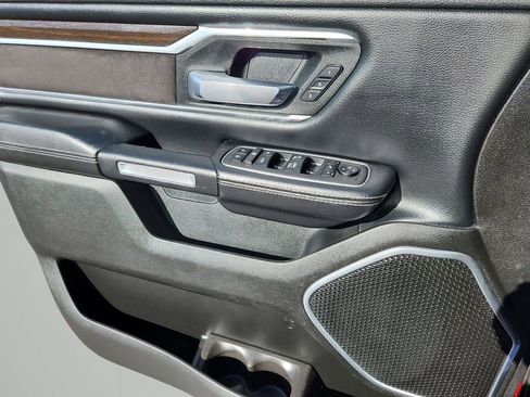 Used 2022 RAM 1500 Laramie AWD/4WD image 9