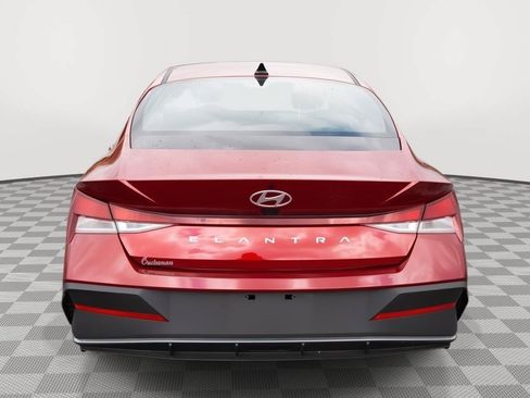 Used 2024 Hyundai Elantra SEL FWD image 6