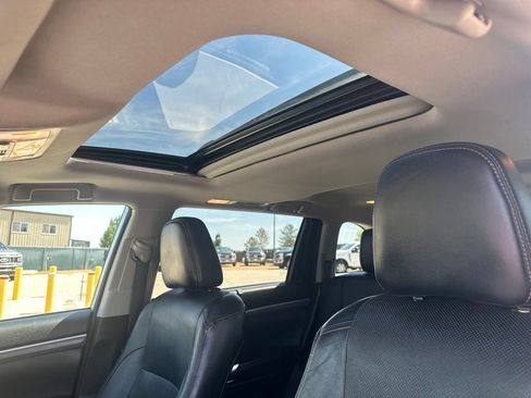 Used 2018 Toyota Highlander Limited AWD/4WD image 16