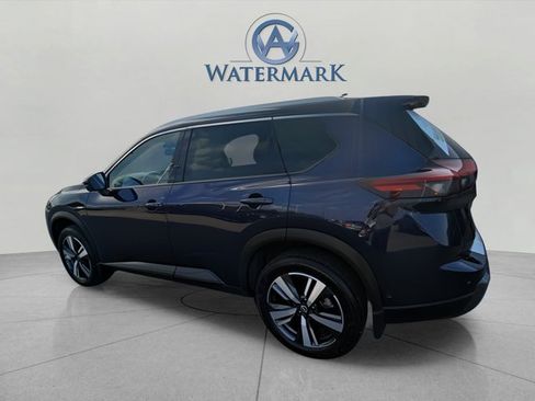 Certified 2025 Nissan Rogue SL w/ Tech Package AWD/4WD image 3