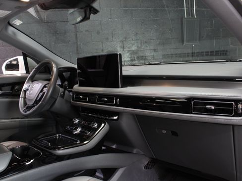 Used 2023 Lincoln Nautilus Reserve FWD image 53
