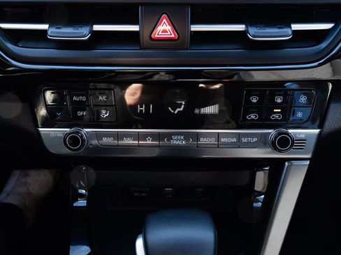 Used 2025 Kia Seltos S image 16