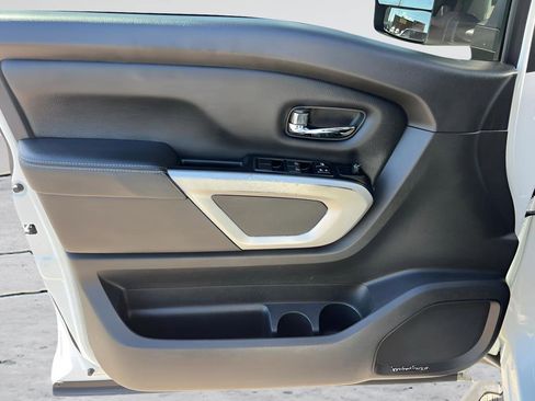 Used 2018 Nissan Titan PRO-4X w/ Pro-4x Utility Package AWD/4WD image 39