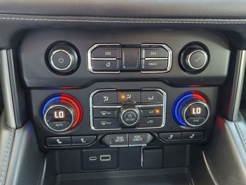 Used 2021 Chevrolet Tahoe Z71 image 23