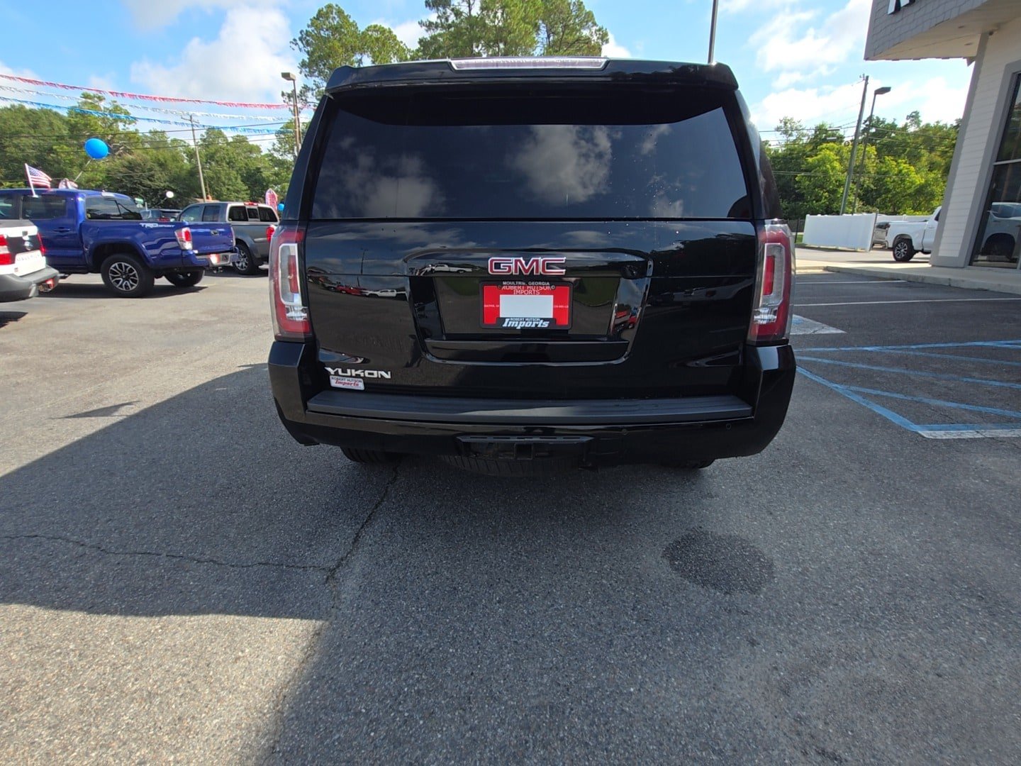 Used 2018 GMC Yukon SLT w/ HD Trailering Package AWD/4WD image 7