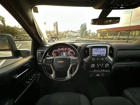 Used 2023 Chevrolet Silverado 2500 LT AWD/4WD image 15