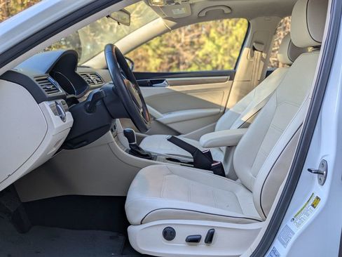 Used 2017 Volkswagen Passat 1.8T SE image 11