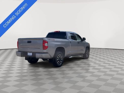 Used 2016 Toyota Tundra SR5 w/ TRD Off Road Package AWD/4WD image 8
