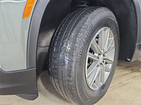 Certified 2023 Chevrolet Traverse LT image 40