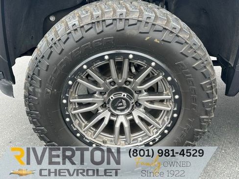 Used 2024 GMC Sierra 3500 Denali Ultimate AWD/4WD image 32