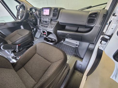Used 2024 RAM ProMaster 2500 w/ Convenience Group FWD image 12