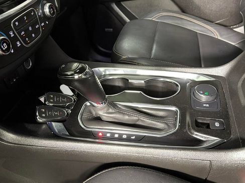 Used 2019 Chevrolet Traverse LT w/ LT Premium Package FWD image 23